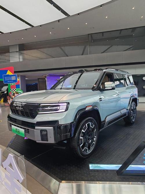 佛山256比亚迪方程豹硬派越野的爆款，英菲尼迪35周年与你共成长